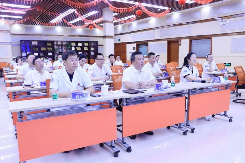 无锡国济康复医院年中工作总结会议.jpg