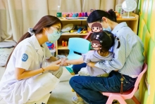 6月1日，全国知名儿科专家唐久来教授领衔联合义诊，呵护儿童健健康成长