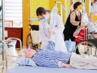 无锡国济康复医院康复医学科 | ​中风偏瘫后患侧的手“不听使唤”，怎么办？